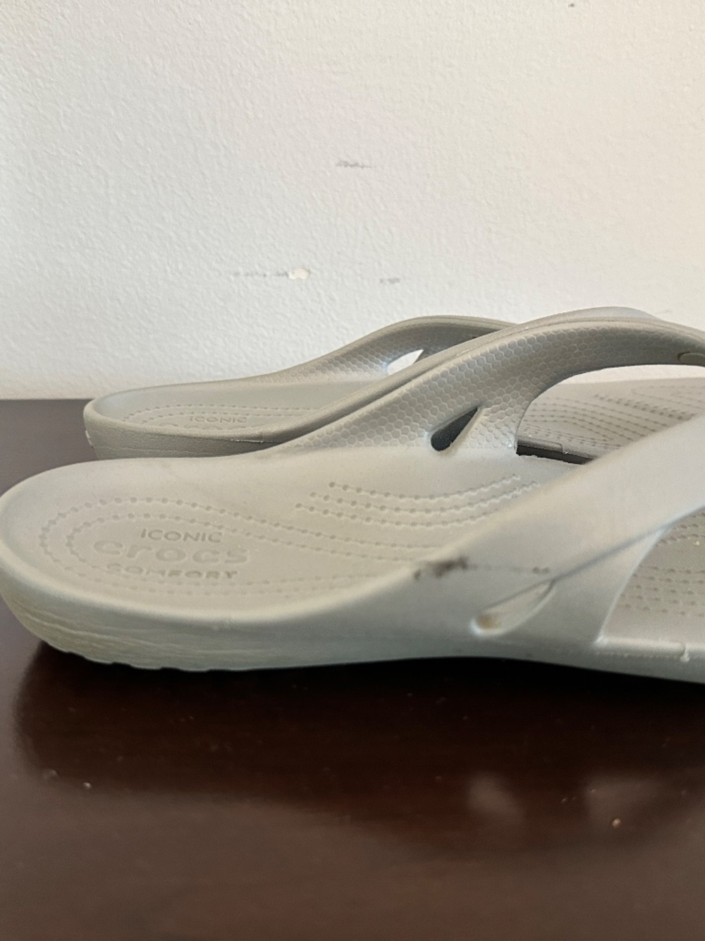 Crocs AthensLight Gray Sandals Women's Size 11 Slip On Flip Flops Thongs Summer - Picture 4 of 8